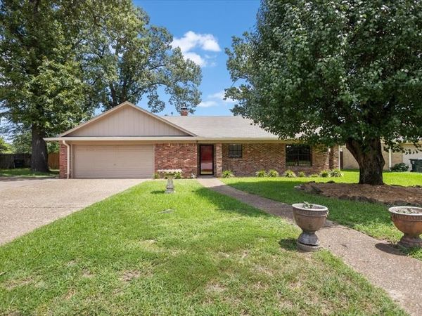 1100 Foxglove Lane , Tyler, TX 75703