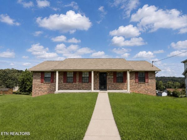1456 Cattlemans Drive, Lenoir City, TN 37772