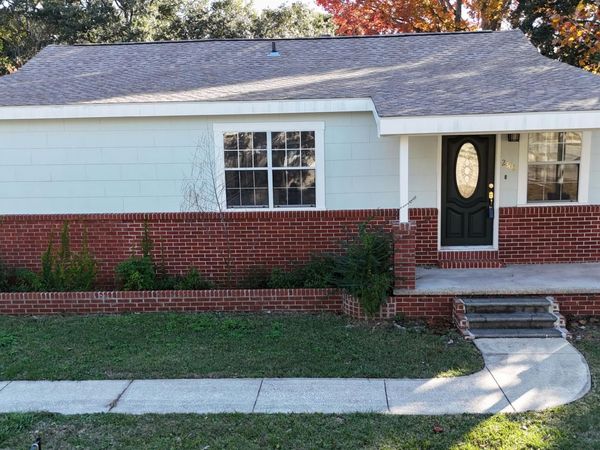 2302 Wilson Avenue, Pascagoula, MS 39567