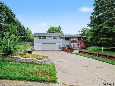 4511 N 64th Street, Omaha, NE 68104