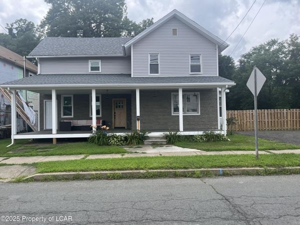 162 W Bennett Street, Kingston, PA 18704