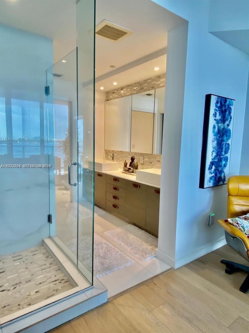 2020 N Bayshore Dr, Unit 1606, Miami, FL 33137 Photo
