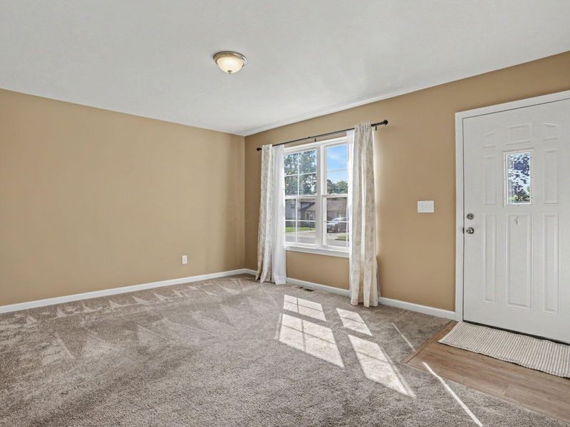 750 Crescent Drive, West Jefferson, OH 43162 Photo 6