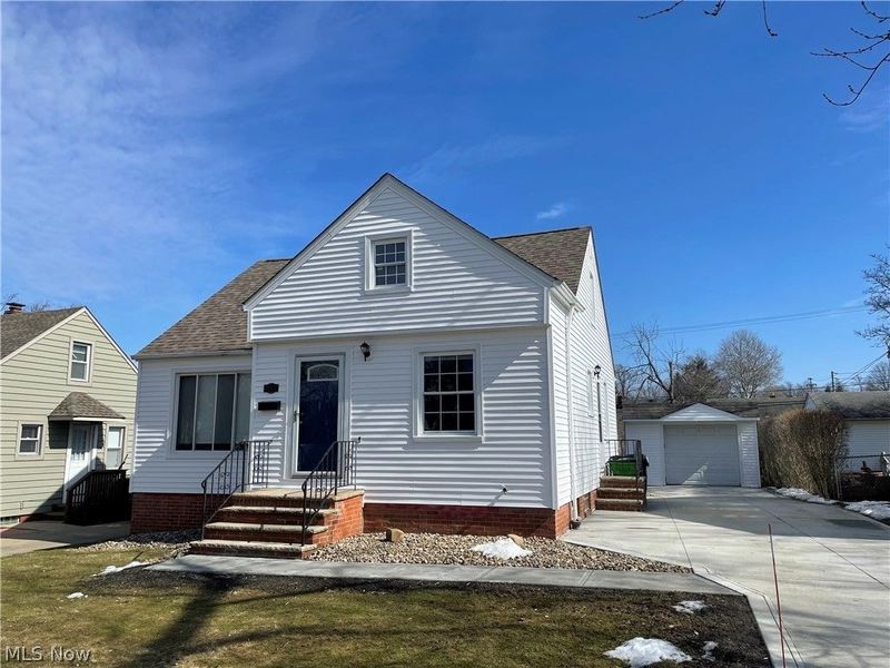 1277 Iroquois Avenue, Mayfield Heights, OH 44124 Photo 1
