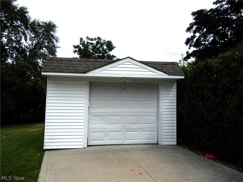 1277 Iroquois Avenue, Mayfield Heights, OH 44124 Photo 23