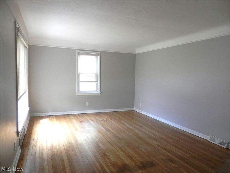 1277 Iroquois Avenue, Mayfield Heights, OH 44124 Photo 5