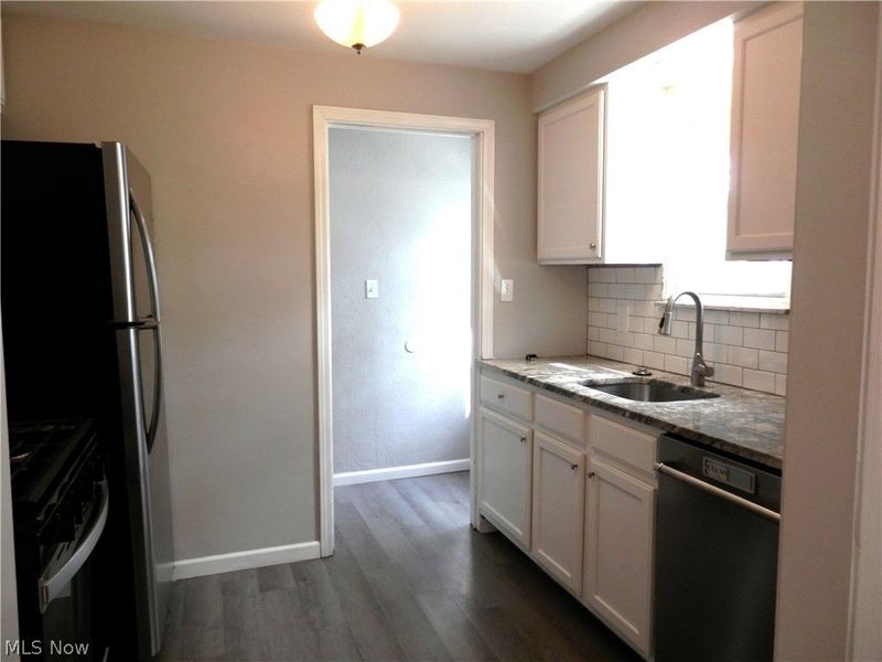 1277 Iroquois Avenue, Mayfield Heights, OH 44124 Photo 7