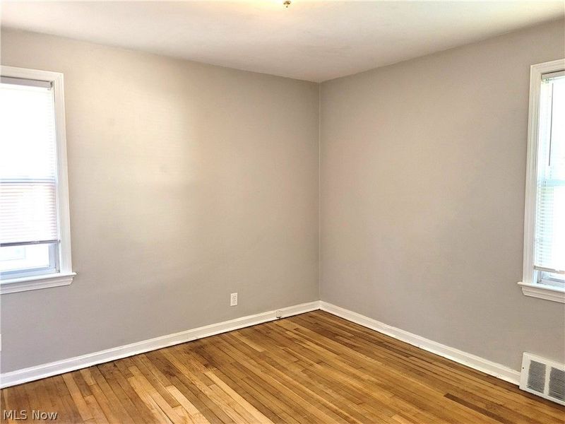 1277 Iroquois Avenue, Mayfield Heights, OH 44124 Photo 9