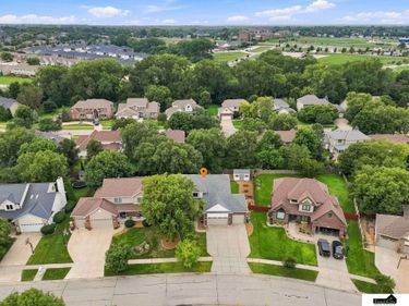 5915 Arrowwood Road, Lincoln, NE 68526