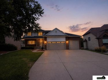 5915 Arrowwood Road, Lincoln, NE 68526