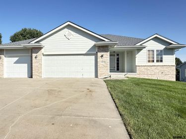 8023 107 Street S, La Vista, NE 68128
