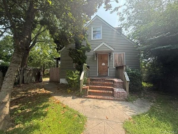 57 clinton Avenue , Patchogue, NY 11772