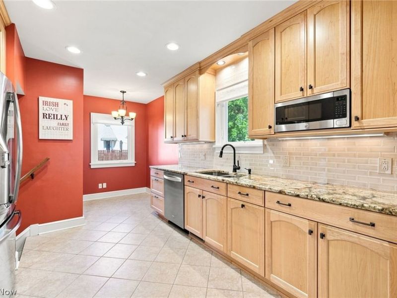 16208 Claire Avenue, Cleveland, OH 44111 Photo 15