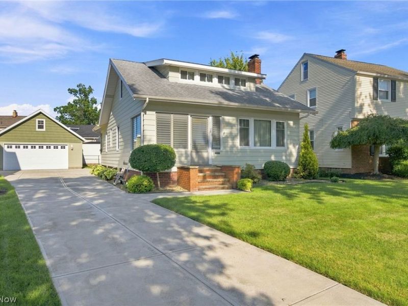 16208 Claire Avenue, Cleveland, OH 44111 Photo 2