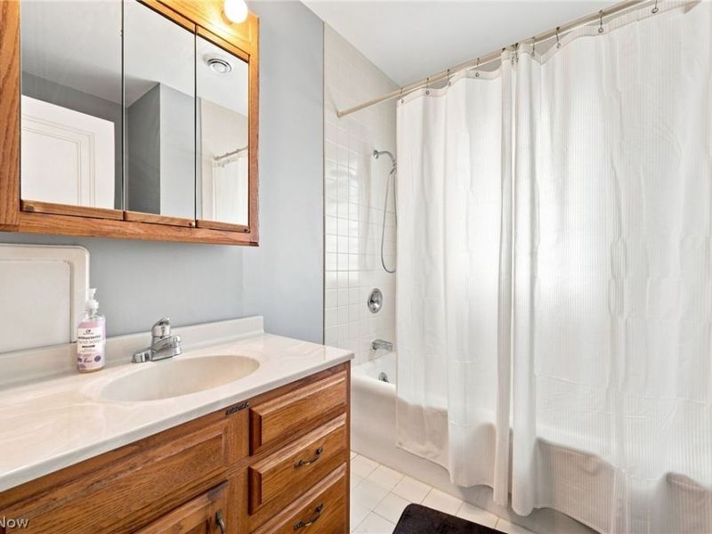 16208 Claire Avenue, Cleveland, OH 44111 Photo 21