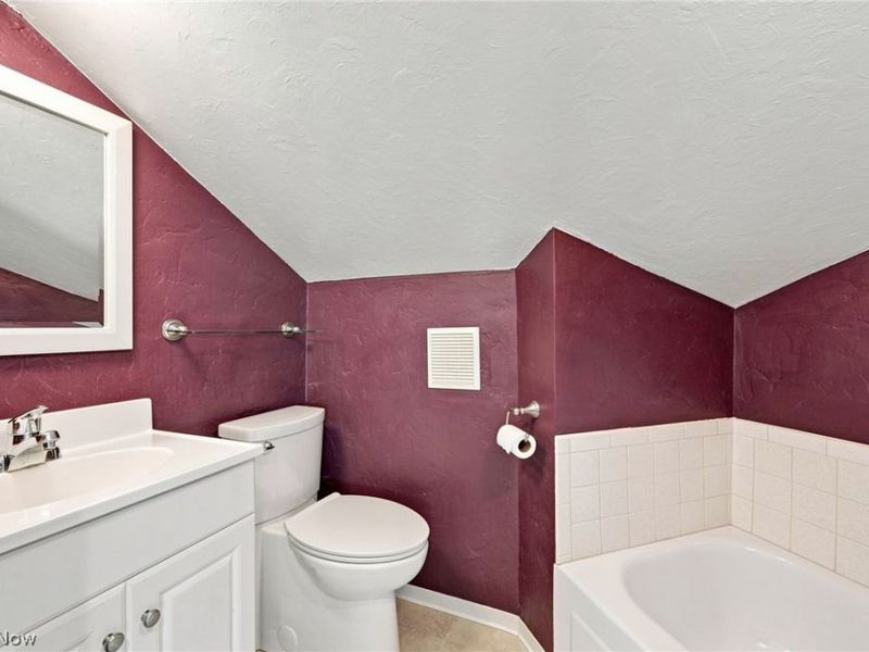 16208 Claire Avenue, Cleveland, OH 44111 Photo 30