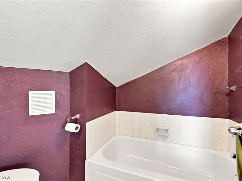 16208 Claire Avenue, Cleveland, OH 44111 Photo 31