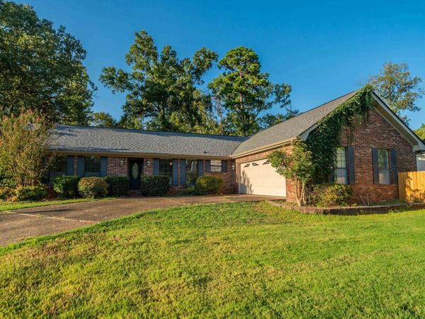 104 Waters Edge Cove, Hot Springs, AR 71901