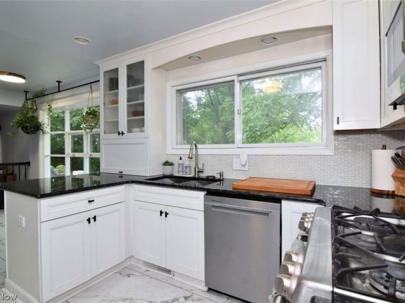 9145 Mercer Lane, Brecksville, OH 44141 Photo 12