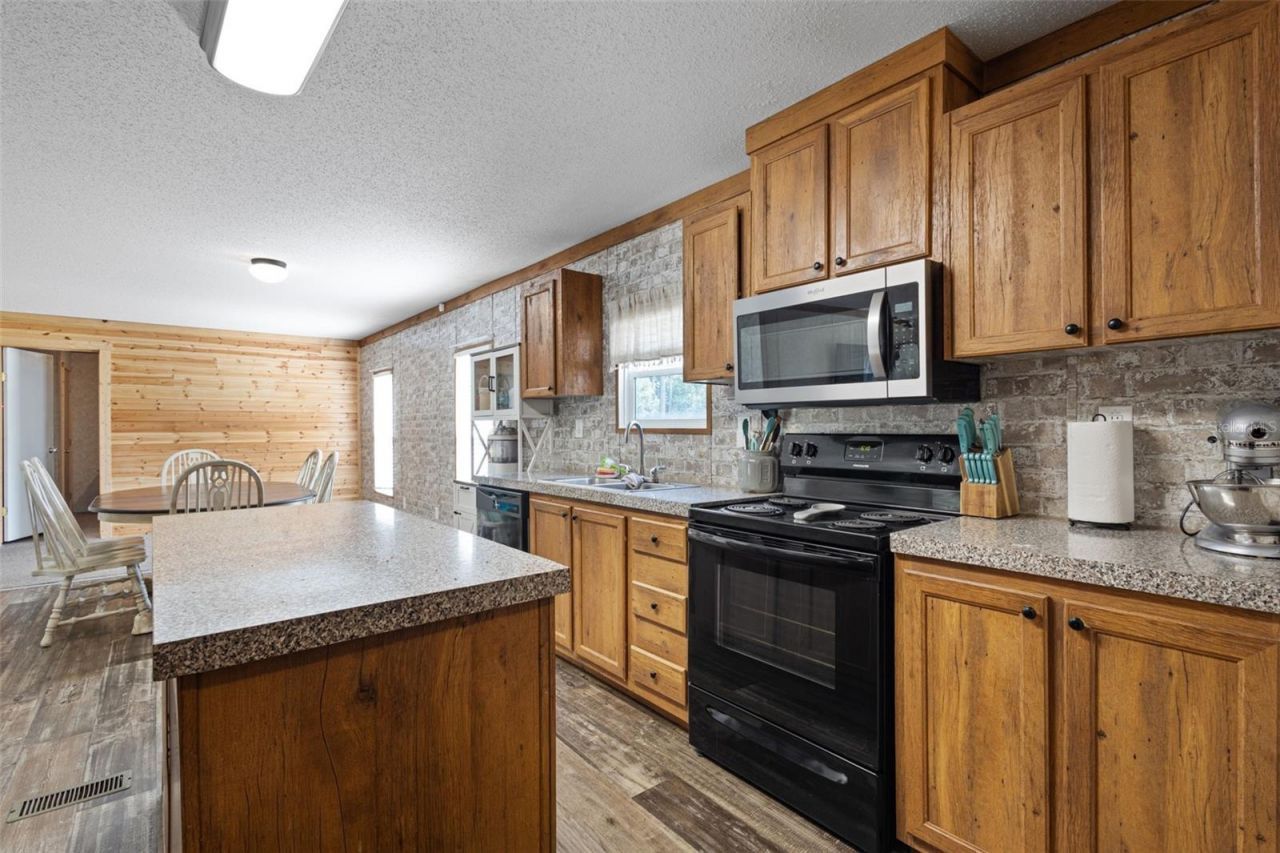7650 NE 105th Avenue , Bronson, FL 32621 Photo
