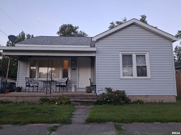 411 N MAPLE Street, Cambria, IL 62915