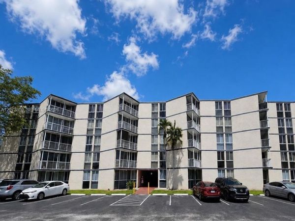 7075 NW 186th St , Unit C208, Hialeah, FL 33015