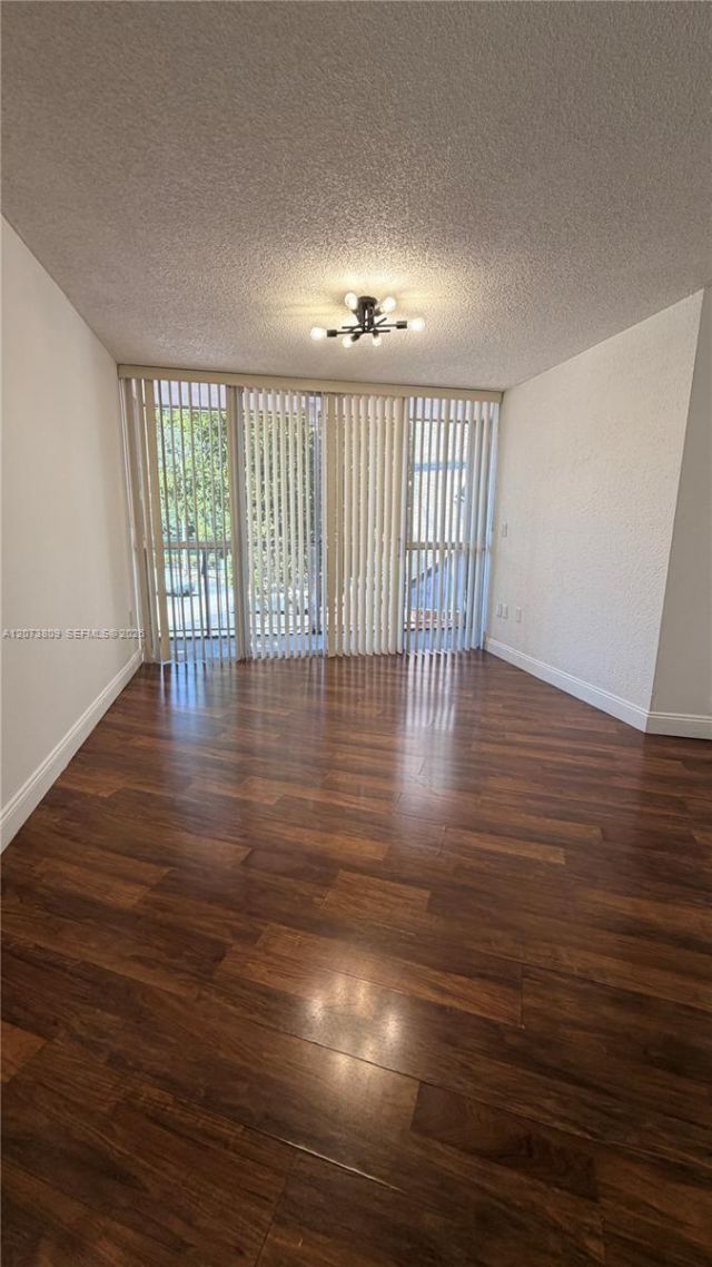 7075 NW 186th St, Unit C208, Hialeah, FL 33015 Photo