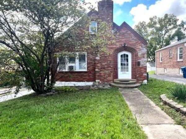 9420 Everman Avenue , St Louis, MO 63114