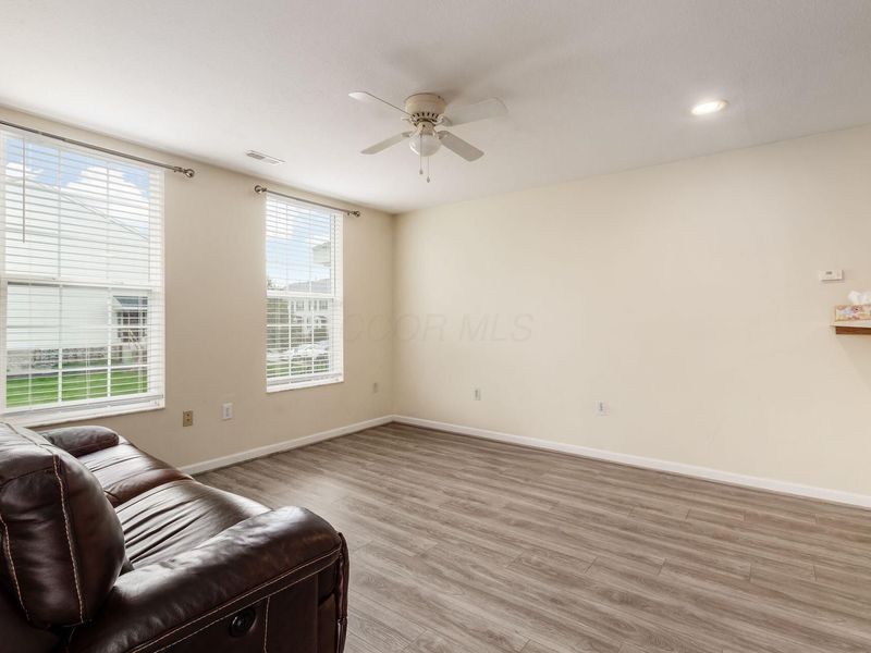 8270 Sugar Magnolia Drive, Blacklick, OH 43004 Photo 11