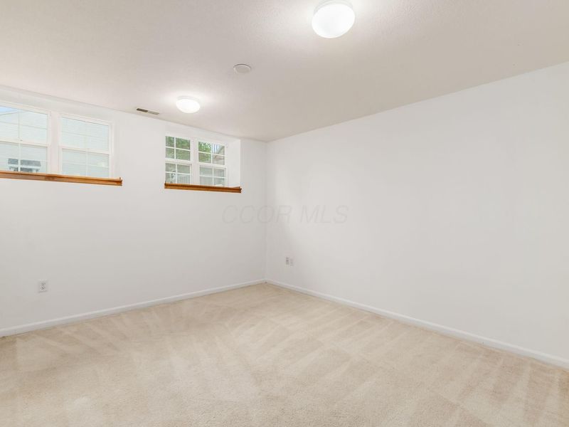 8270 Sugar Magnolia Drive, Blacklick, OH 43004 Photo 30
