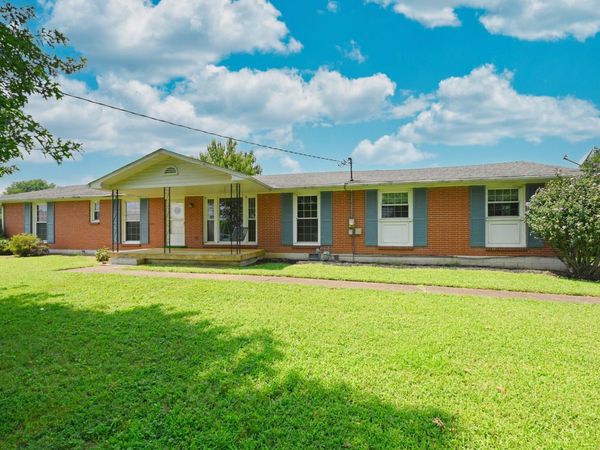101 La Sabre Dr, Hendersonville, TN 37075
