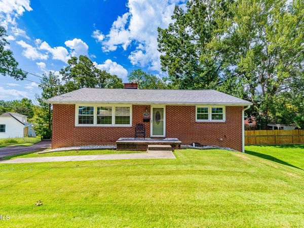 1354 Lawndale Circle, Kingsport, TN 37664