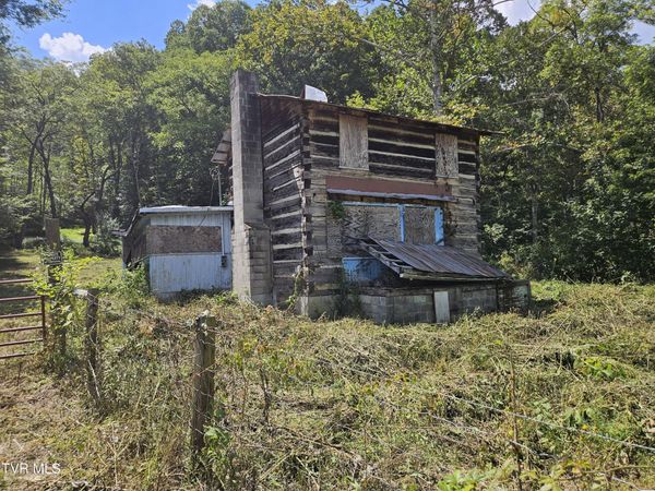 5742 Coeburn Road, Coeburn, VA 24230