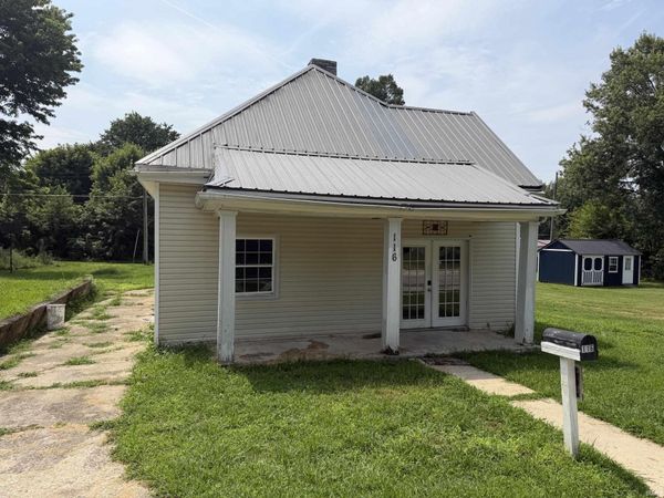 116 W Grissom Avenue, Mitchell, IN 47446