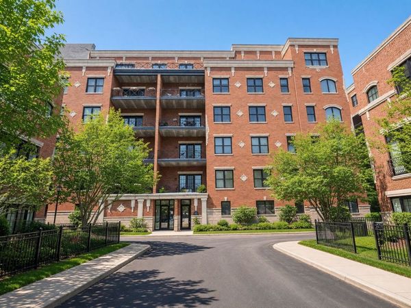 2811 N Bell Avenue, Unit 101, Chicago, IL 60618