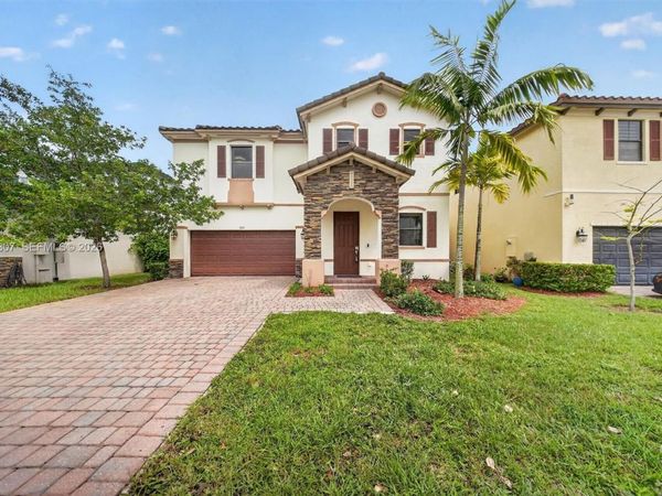 9371 W 35th Ave, Hialeah, FL 33018