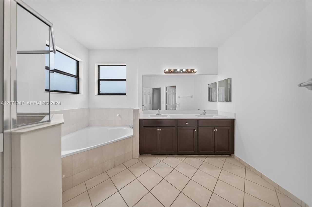 9371 W 35th Ave, Hialeah, FL 33018 Photo