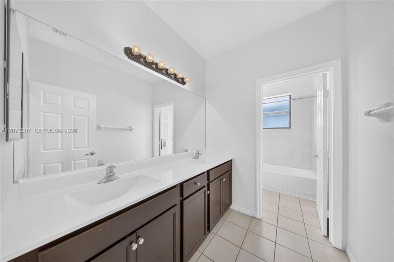 9371 W 35th Ave, Hialeah, FL 33018 Photo