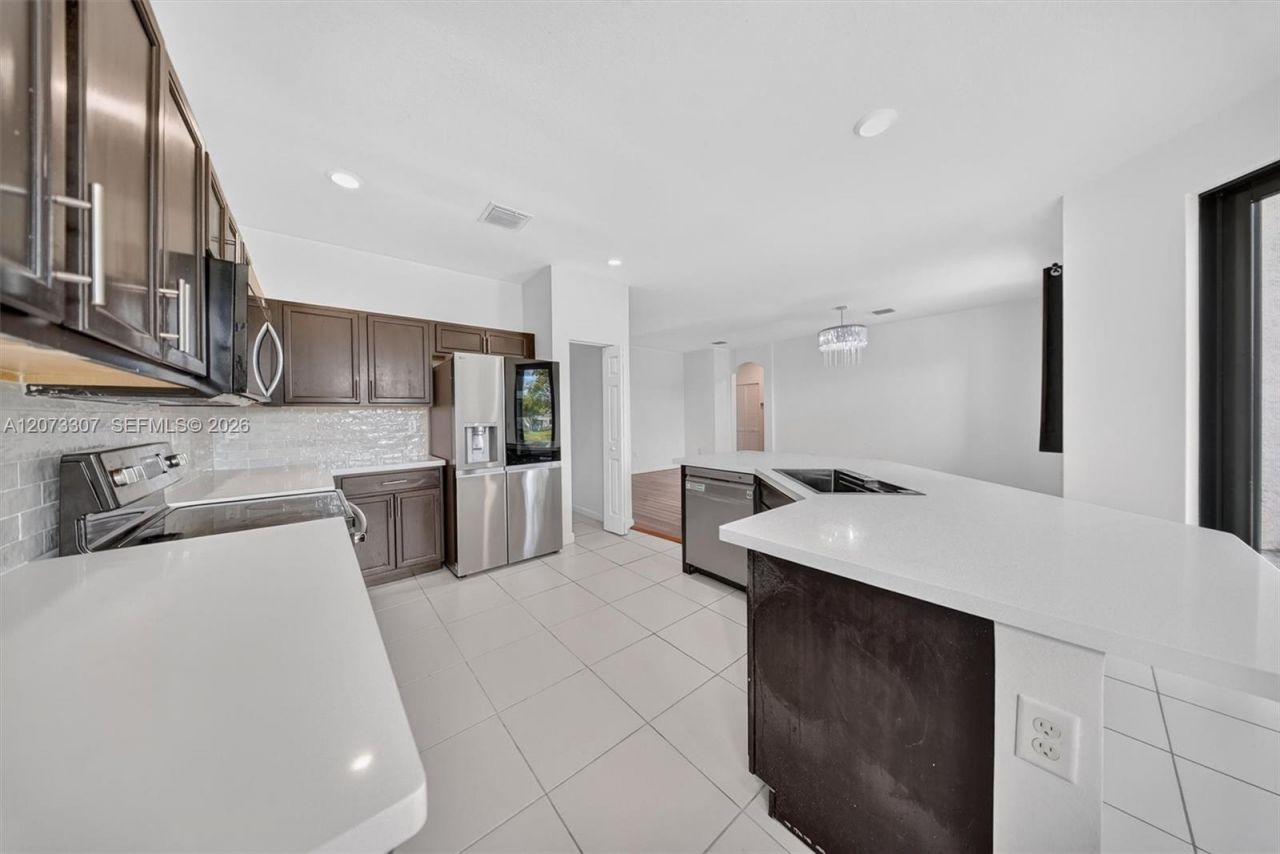 9371 W 35th Ave, Hialeah, FL 33018 Photo