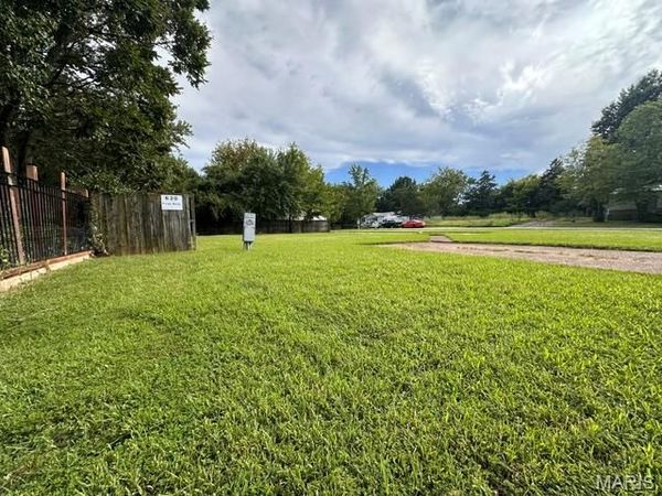 1034 Thousand Pines Drive, Fenton, MO 63026