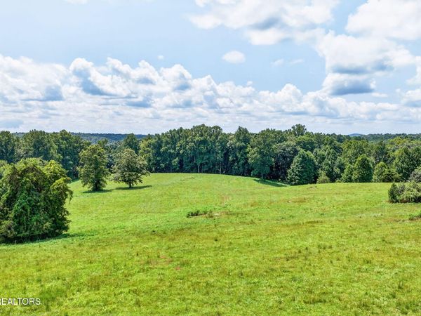 28 Taylors Chapel Rd , Crossville, TN 38572