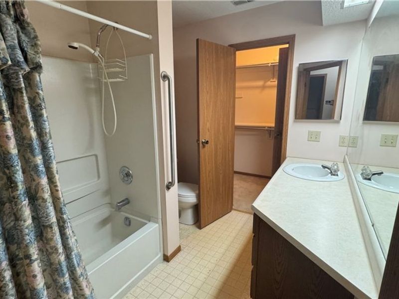 21 Stratford Green Drive, Unit 1, Canfield, OH 44406 Photo 17