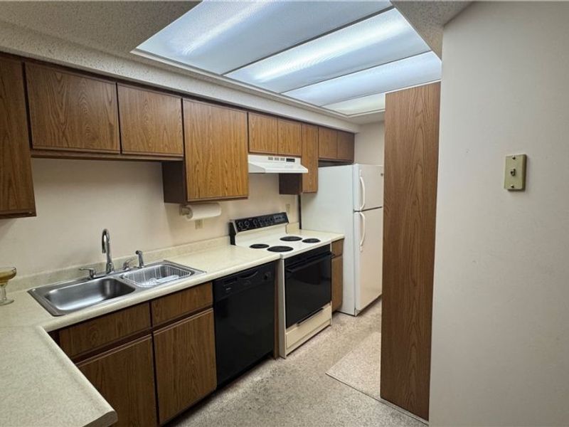 21 Stratford Green Drive, Unit 1, Canfield, OH 44406 Photo 3