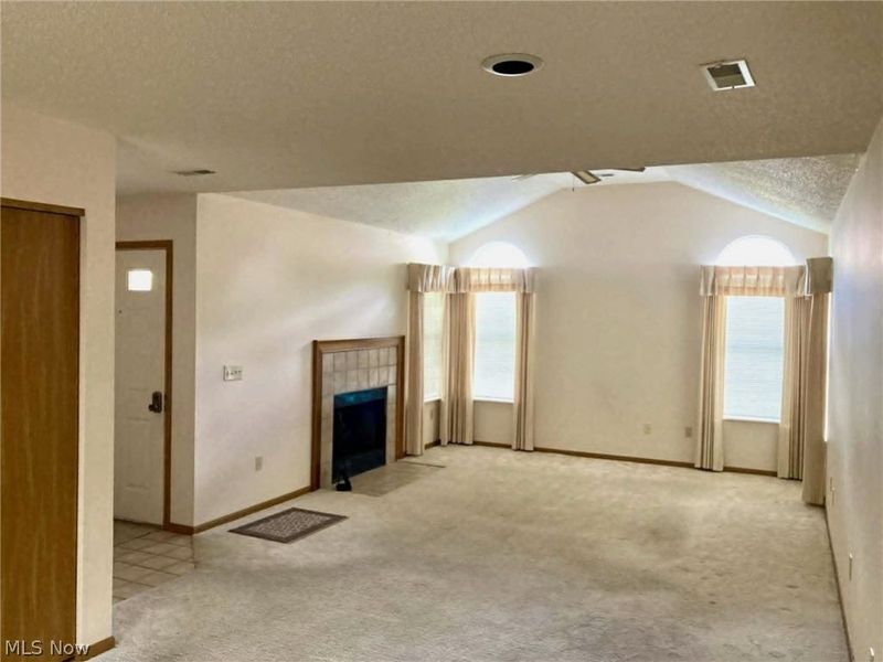 21 Stratford Green Drive, Unit 1, Canfield, OH 44406 Photo 4