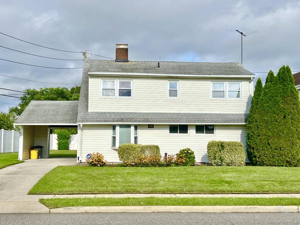 471 Division , Hicksville, NY 11801