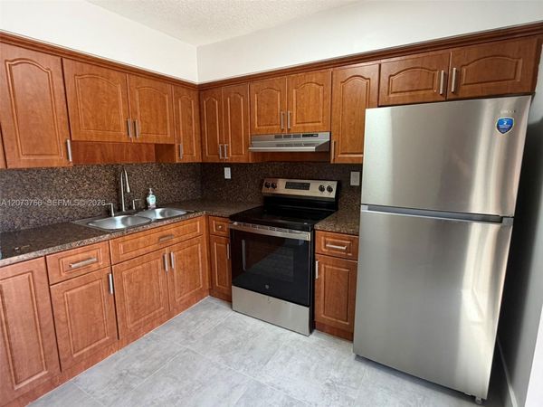 1360 W 41st St , Unit 103, Hialeah, FL 33012