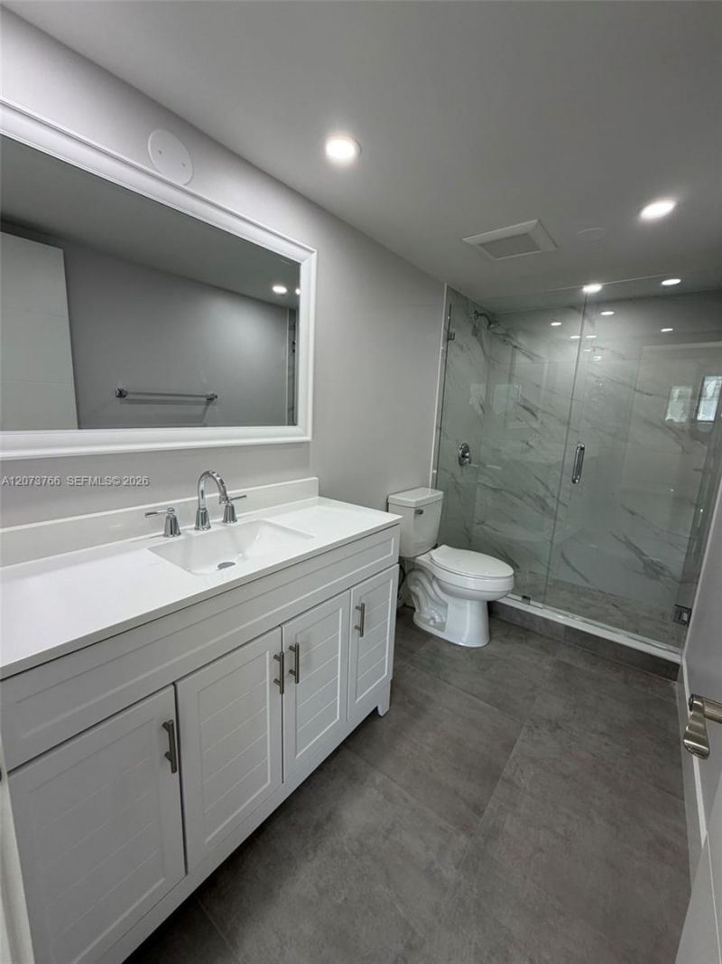 1360 W 41st St , Unit 103, Hialeah, FL 33012 Photo