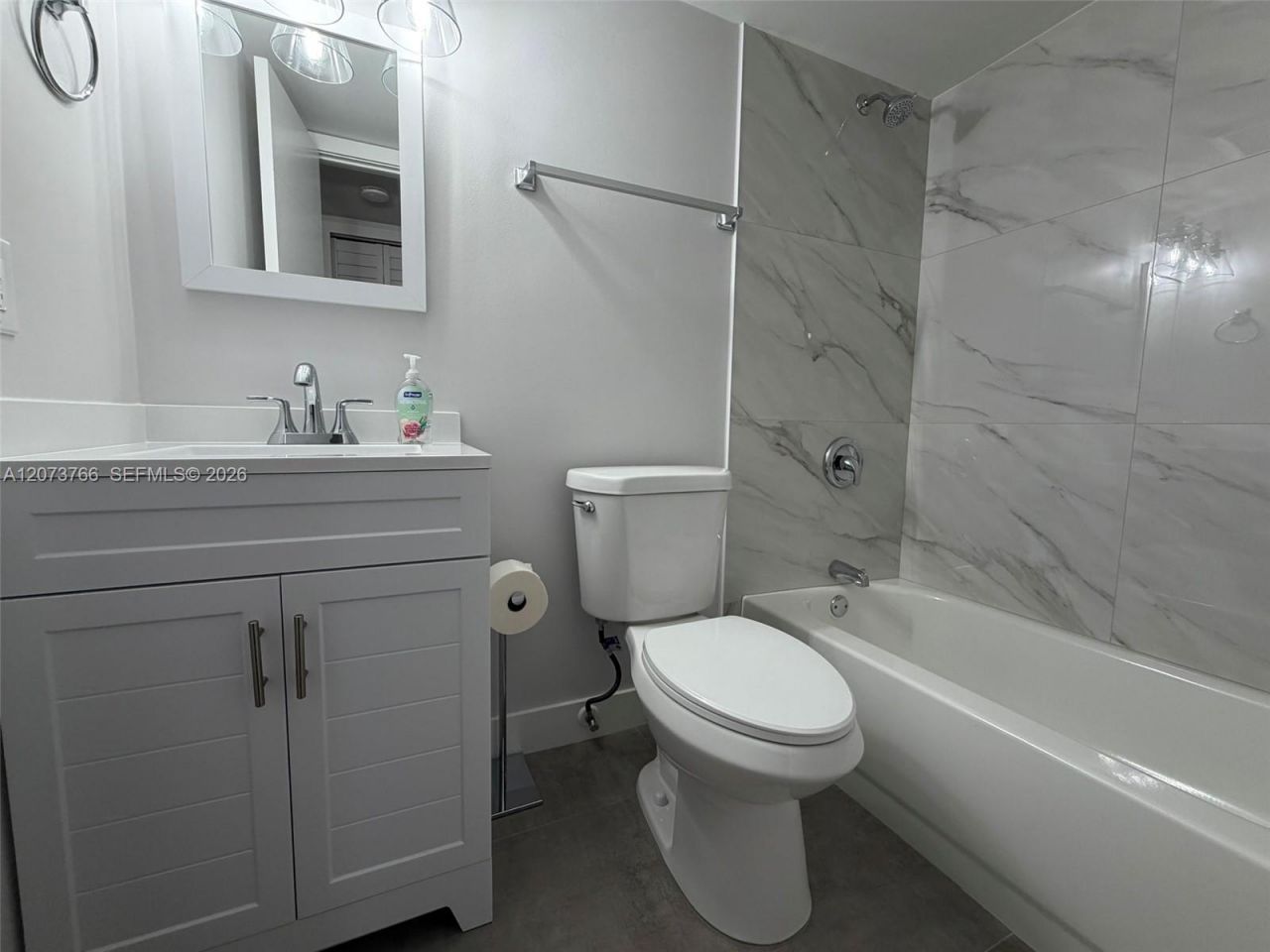 1360 W 41st St , Unit 103, Hialeah, FL 33012 Photo