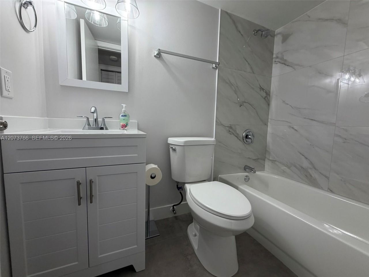 1360 W 41st St , Unit 103, Hialeah, FL 33012 Photo