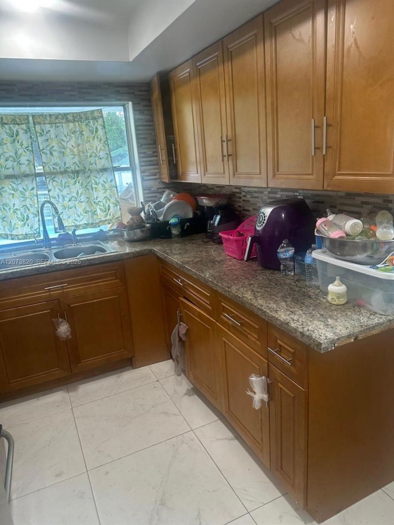 864 NW 116th St , Miami, FL 33168 Photo